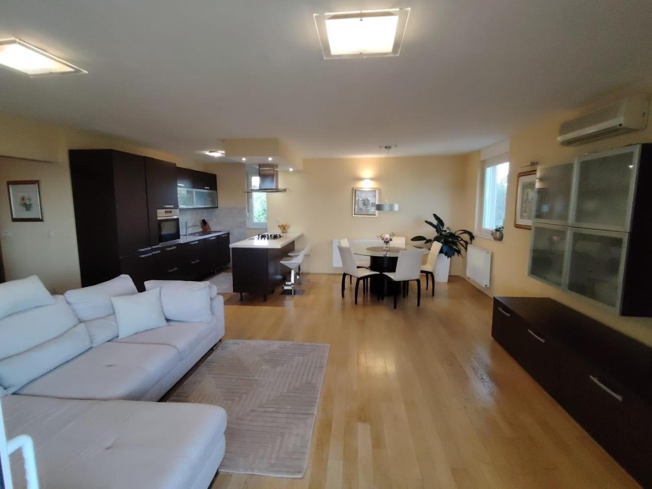 Luxury Beach Apartment 비오그라드나모루 외부 사진